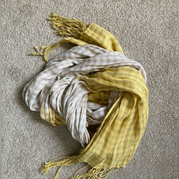 GAP ombré super soft scarf, beige/white/yellow check - Picture 3 of 5